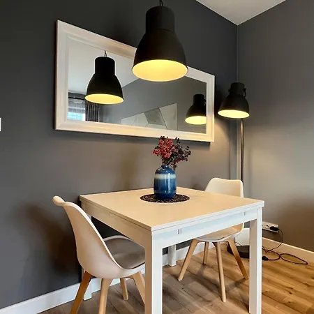 Διαμέρισμα Close To Chopin Airport, Moduo Cybernetyki, Free Parking By Cosmo Spirit *