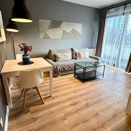 Διαμέρισμα Close To Chopin Airport, Moduo Cybernetyki, Free Parking By Cosmo Spirit