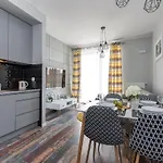 Close To Chopin Airport, Moduo Cybernetyki, Free Parking By Cosmo Spirit * وارسو