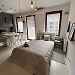 Close To Chopin Airport, Moduo Cybernetyki, Free Parking By Cosmo Spirit * وارسو