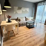 شقة Close To Chopin Airport, Moduo Cybernetyki, Free Parking By Cosmo Spirit
