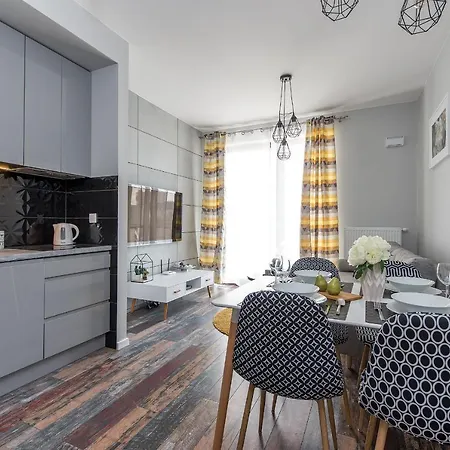 Close To Chopin Airport, Cybernetyki, Free Parking By Cosmo Spirit * Warsaw