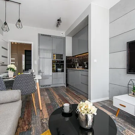 Close To Chopin Airport, Moduo Cybernetyki, Free Parking By Cosmo Spirit Appartamento *