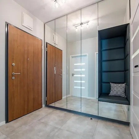 Apartment Close To Chopin Airport, Cybernetyki, Free Parking By Cosmo Spirit *