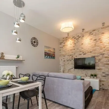 Apartment Close To Chopin Airport, Cybernetyki, Free Parking By Cosmo Spirit