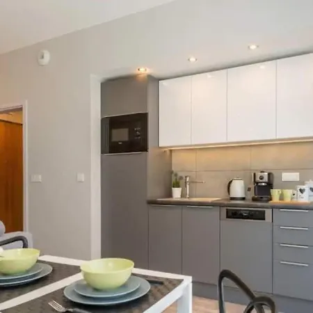 Close To Chopin Airport, Cybernetyki, Free Parking By Cosmo Spirit