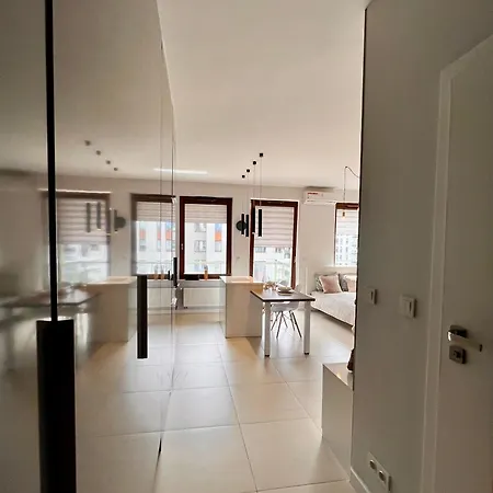 Close To Chopin Airport, Moduo Cybernetyki, Free Parking By Cosmo Spirit Appartamento